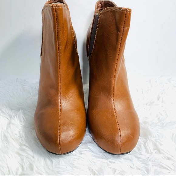 Steve Madden Zelouss Brown Faux Leather Ankle Boot - Picture 4 of 12